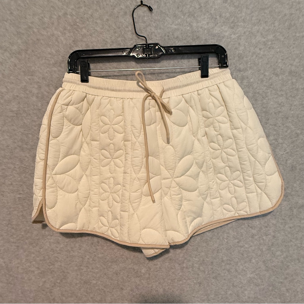 Quilted Cream Floral Athletic Shorts With Drawstring